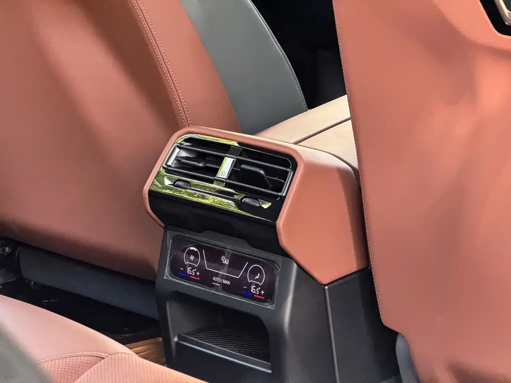 BMW 5 Series — фото 22