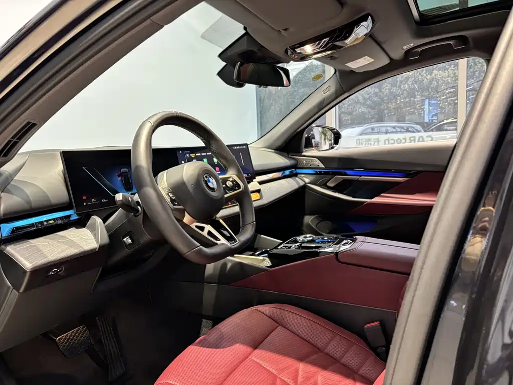 BMW 5 Series — фото 13