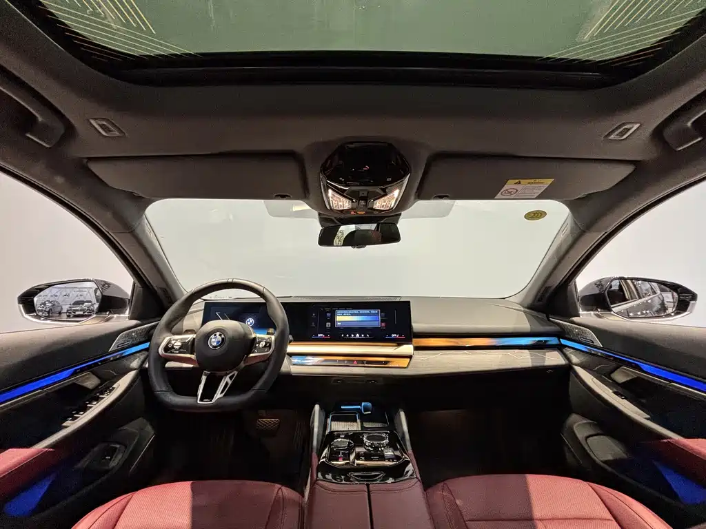 BMW 5 Series — фото 15