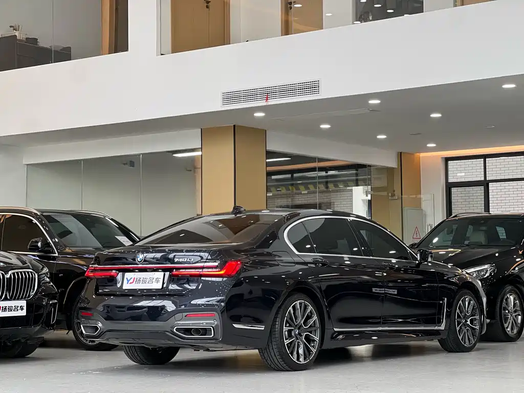 BMW 7 Series — фото 3