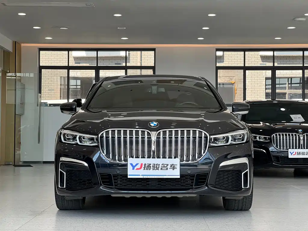 BMW 7 Series — фото 2