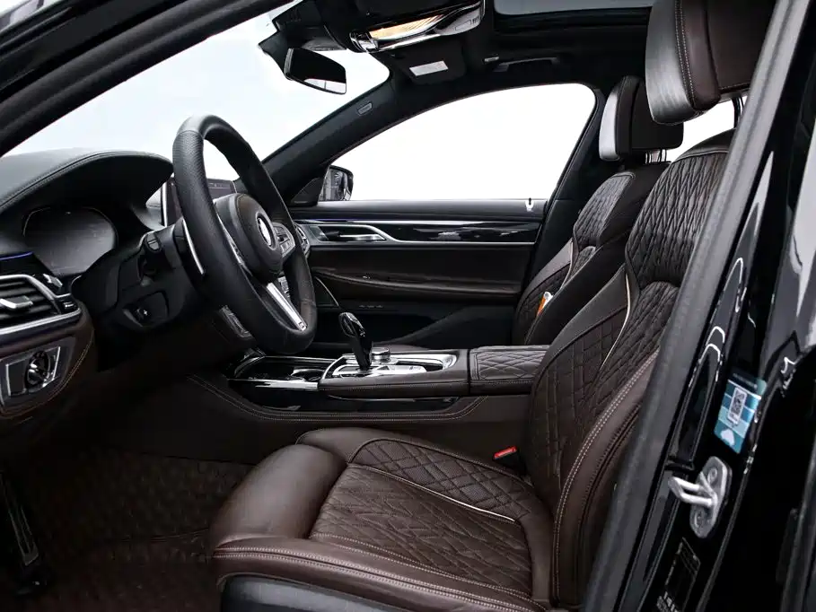 BMW 7 Series — фото 15