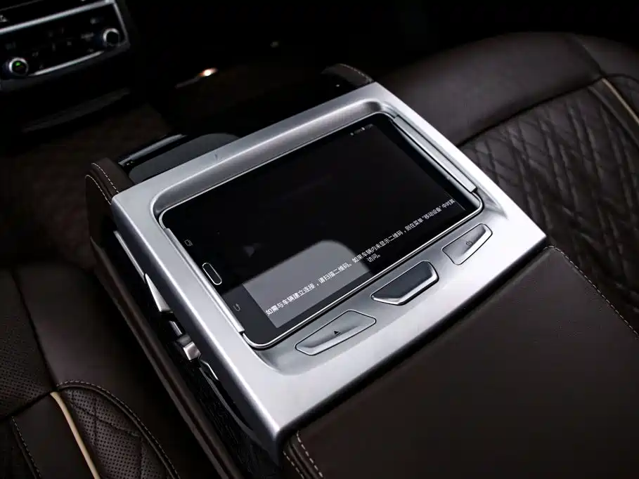 BMW 7 Series — фото 19