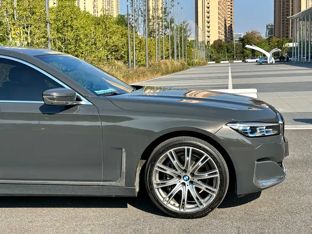 BMW 7 Series — фото 4