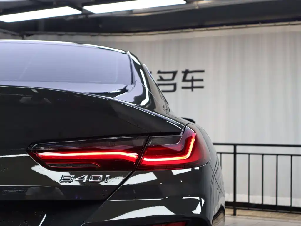 BMW 8 Series — фото 26