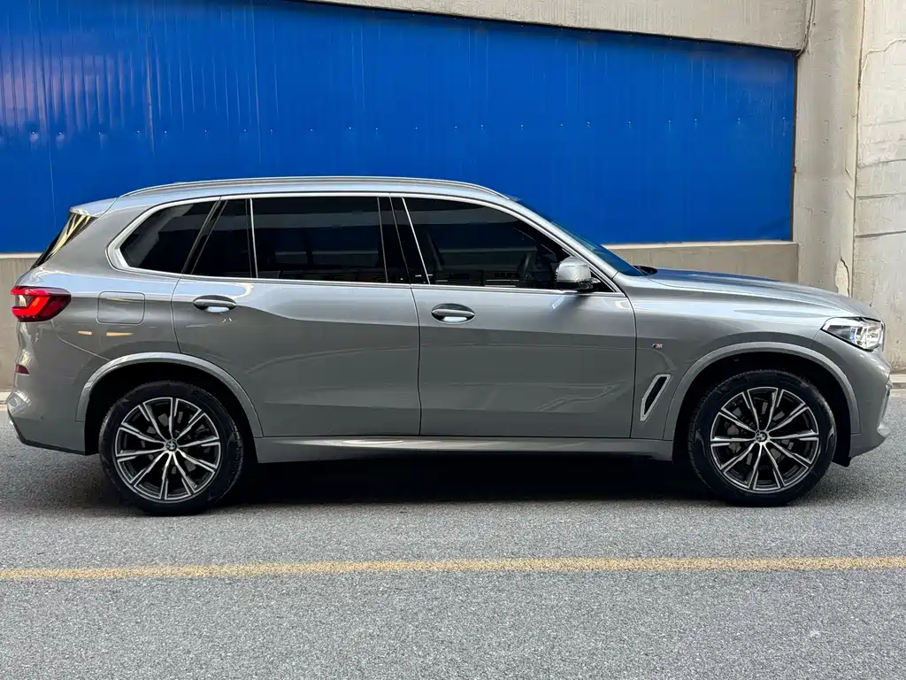 BMW X5 — фото 10