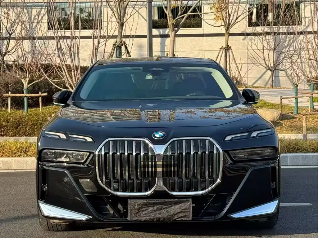 BMW 7 Series — фото 2