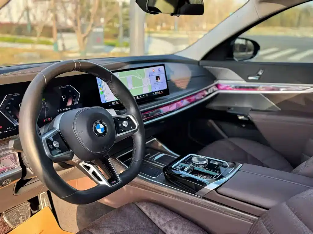 BMW 7 Series — фото 4