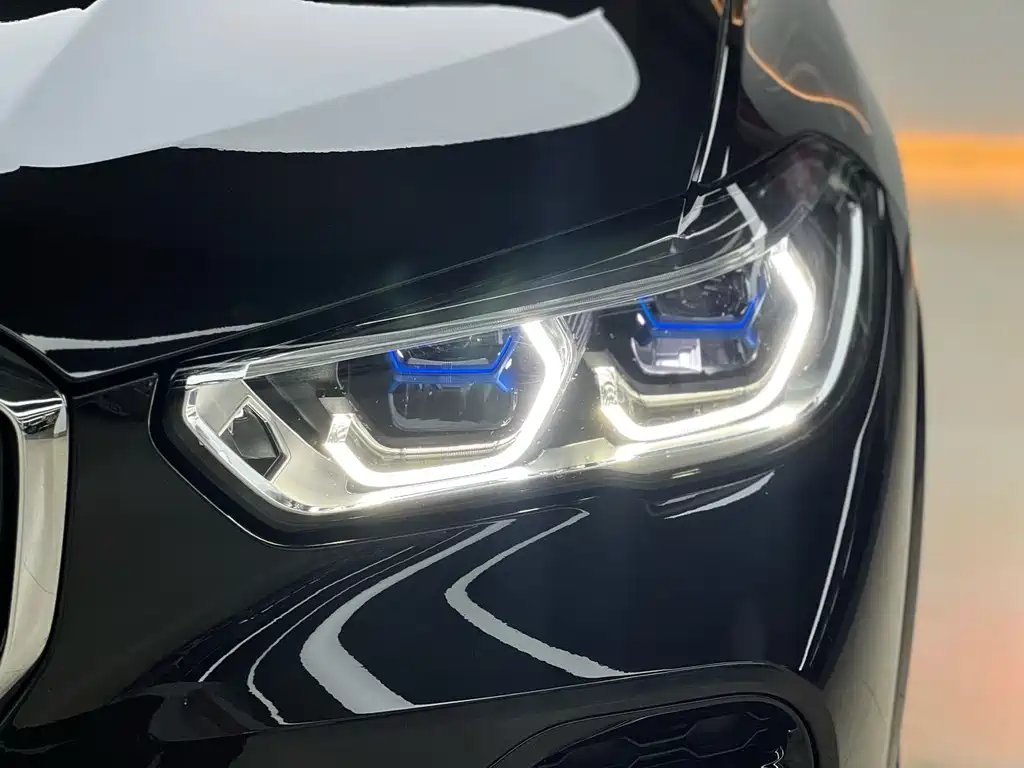 BMW X5 — фото 17
