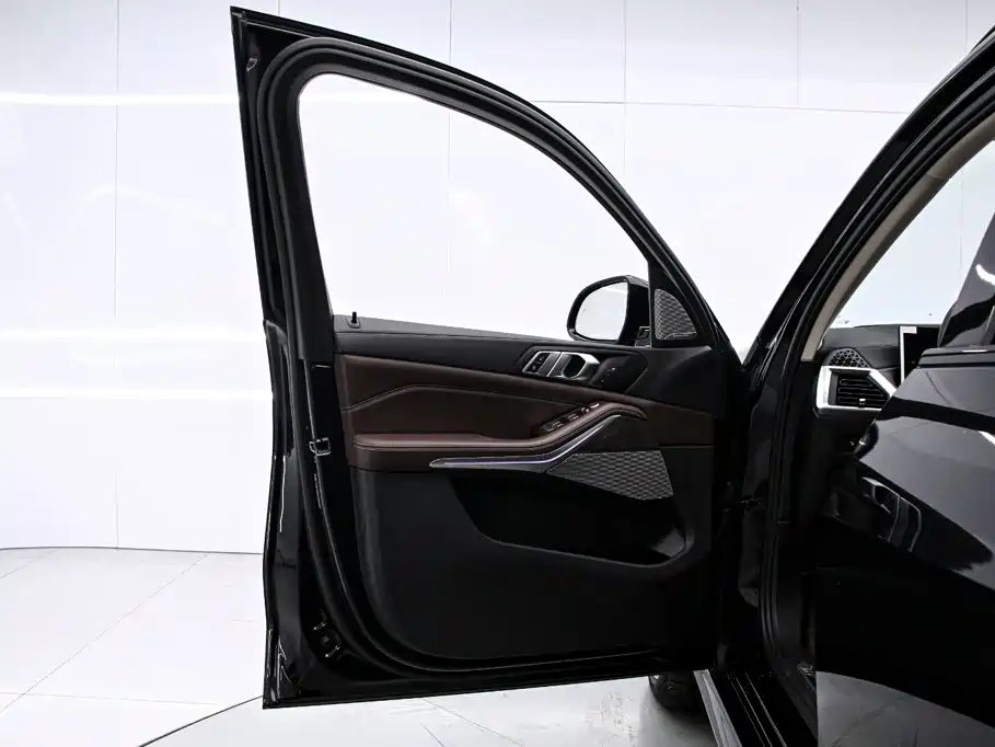 BMW X5 — фото 11