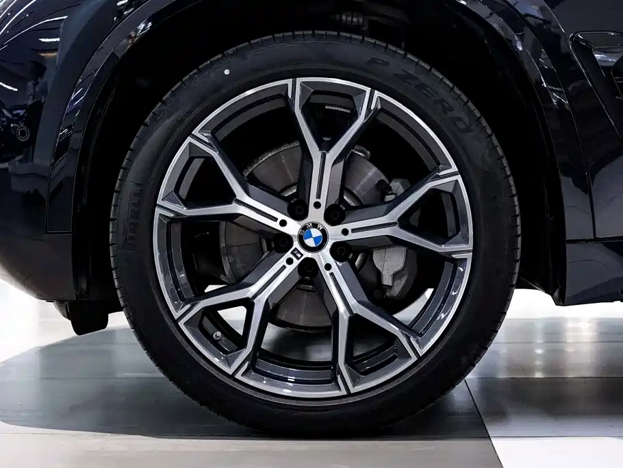 BMW X5 — фото 11
