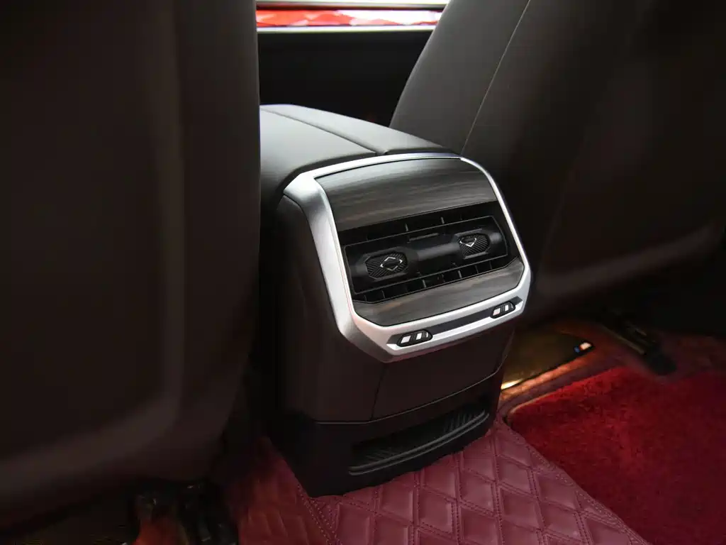 BMW 7 Series — фото 17