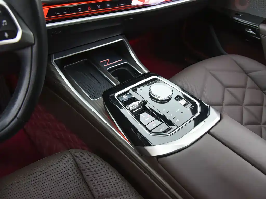 BMW 7 Series — фото 20