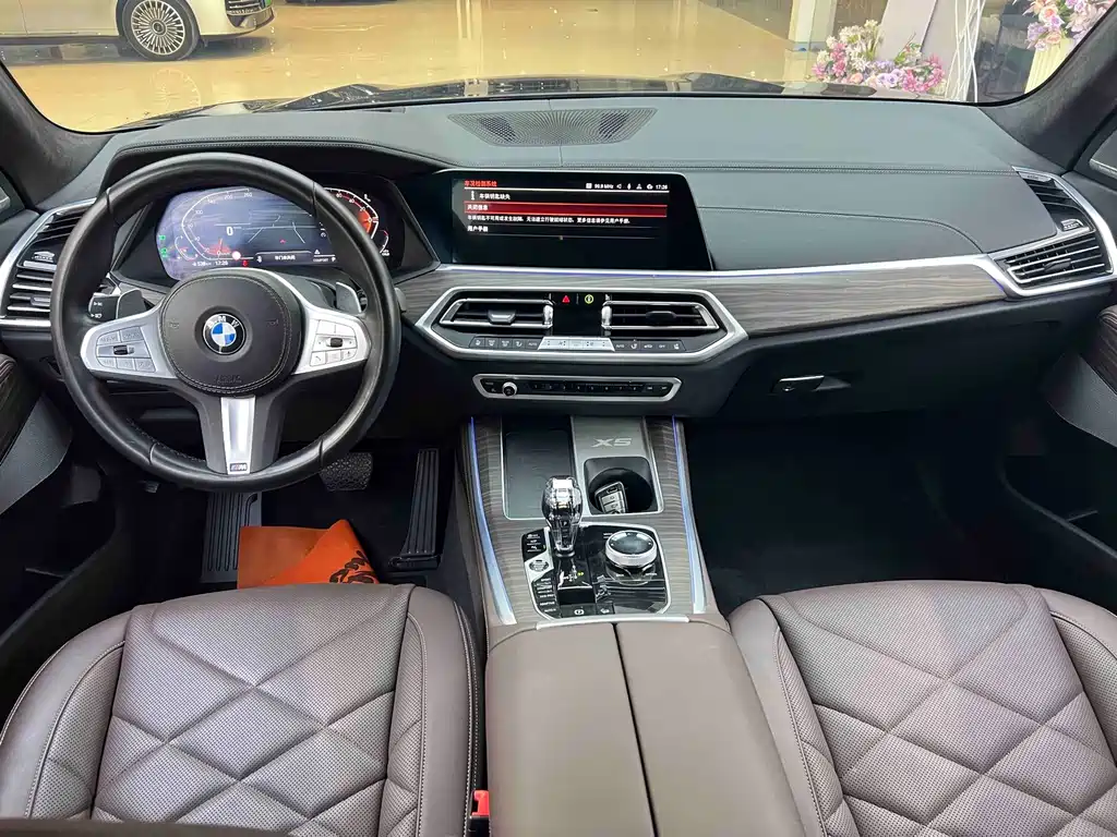 BMW X5 — фото 22