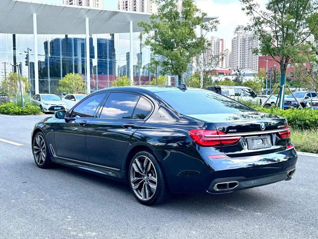 BMW 7 Series — фото 4