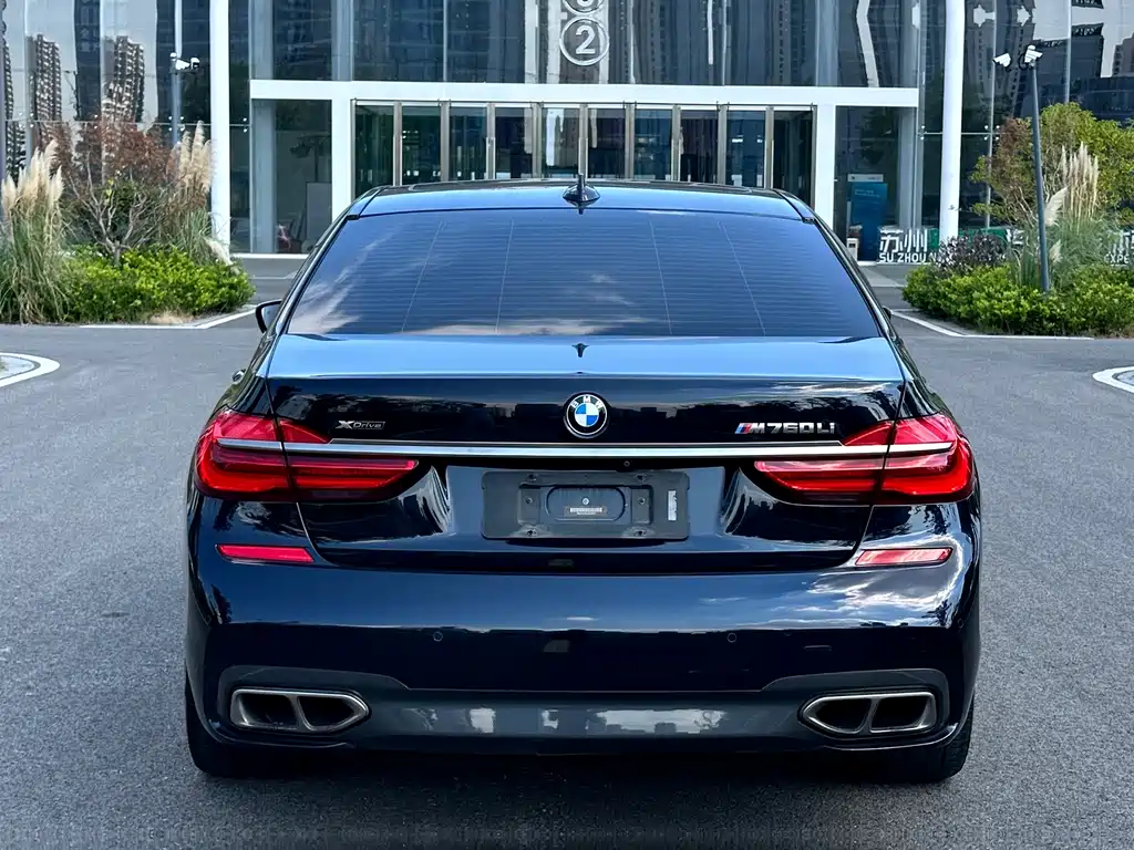 BMW 7 Series — фото 5