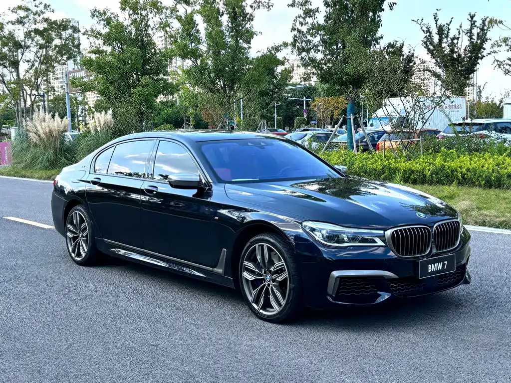 BMW 7 Series — фото 7