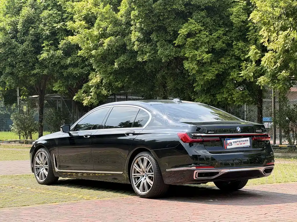 BMW 7 Series — фото 5