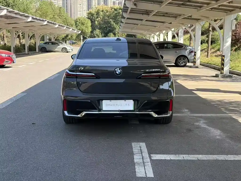 BMW i7 — фото 15