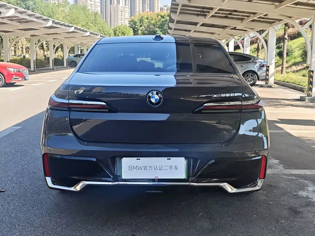 BMW i7 — фото 8