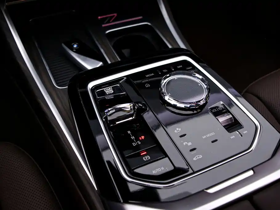 BMW 7 Series — фото 9