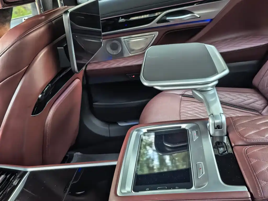 BMW 7 Series — фото 11
