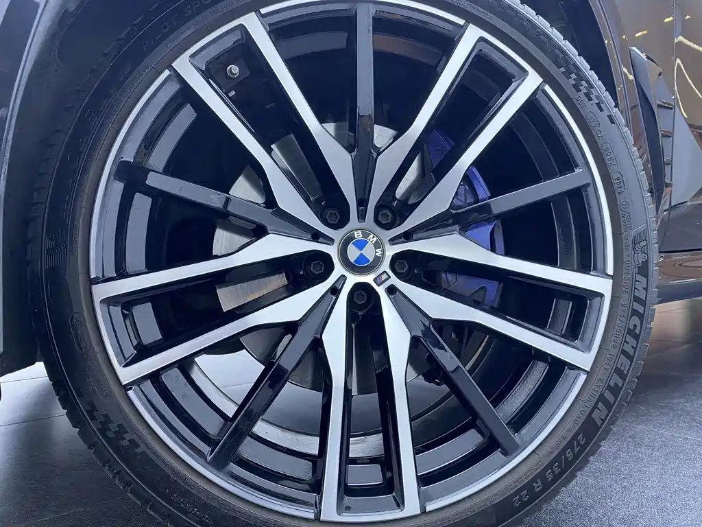 BMW X5 — фото 21