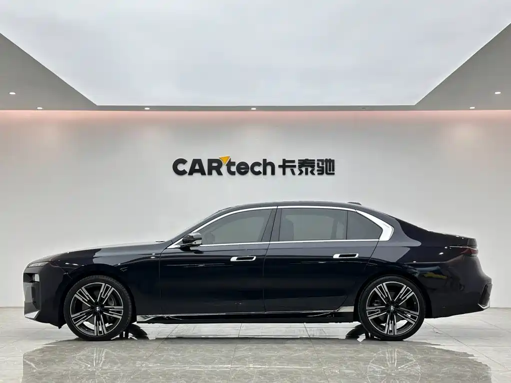BMW 7 Series — фото 2