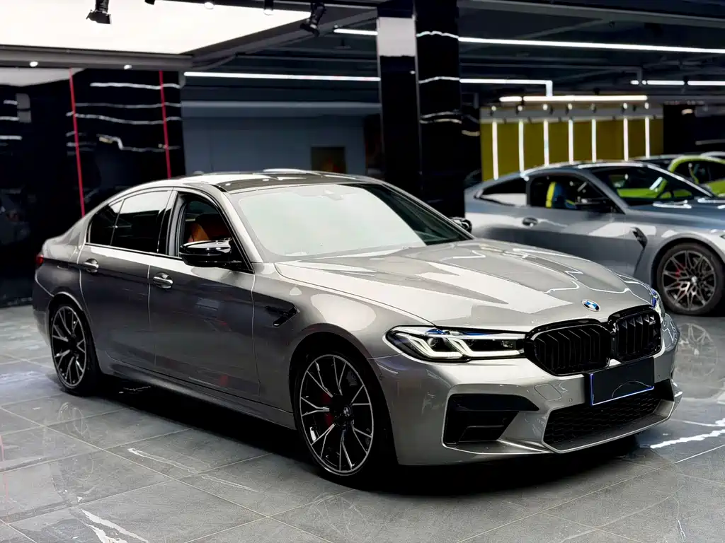 BMW M5 — фото 3