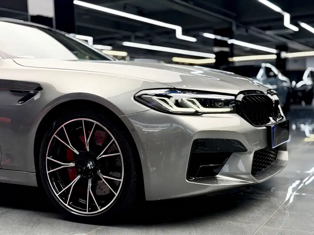 BMW M5 — фото 4