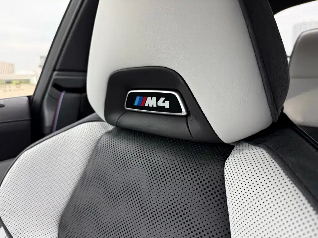 BMW M4 — фото 10