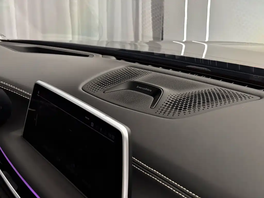 BMW 7 Series — фото 10
