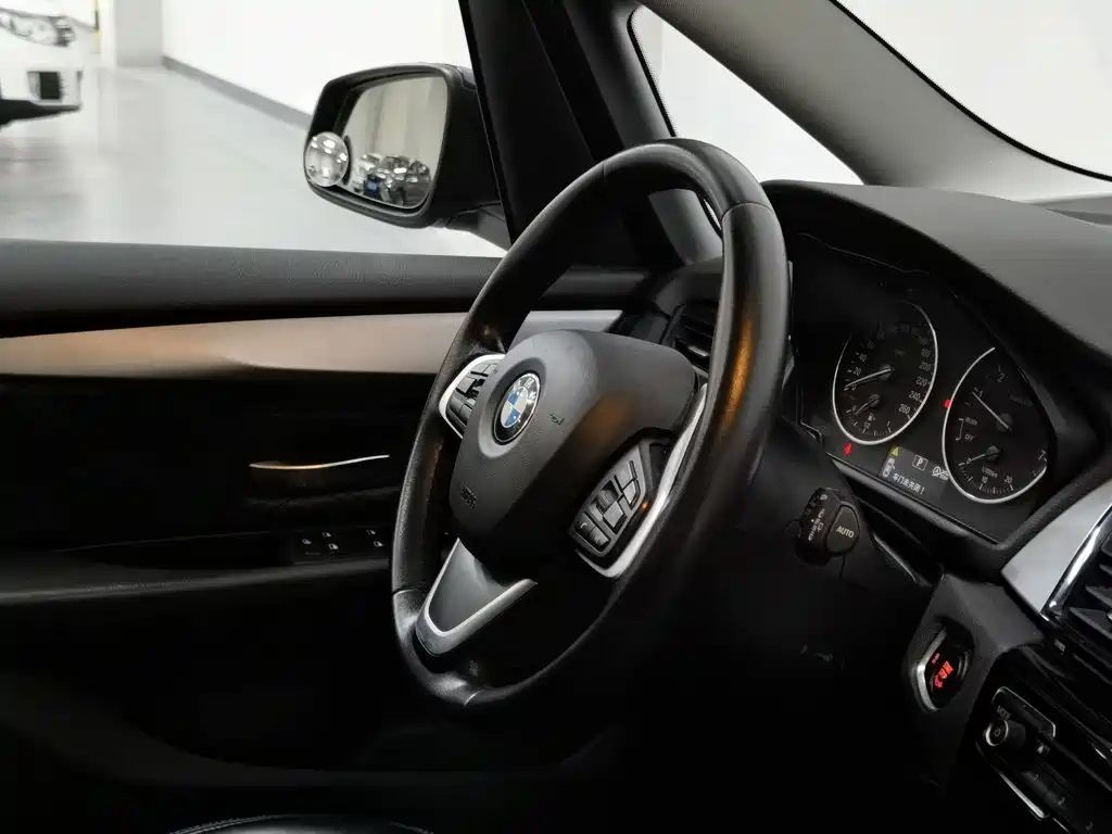 BMW 2 Series Gran Tourer — фото 22