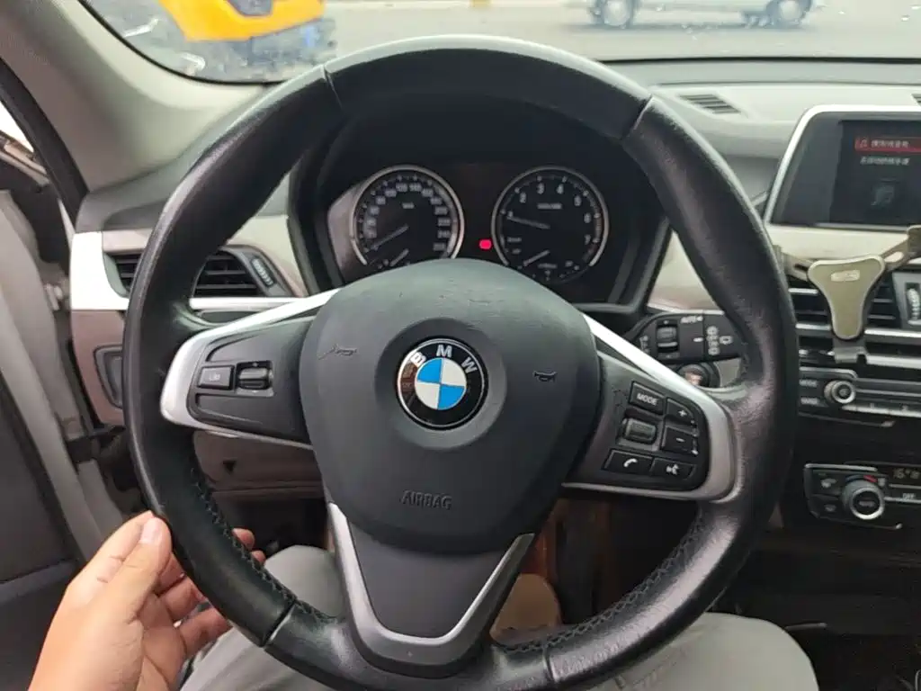 BMW X1 — фото 11