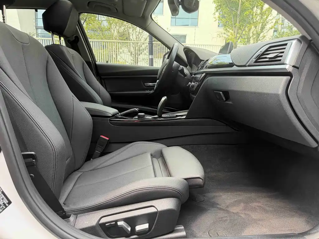 BMW 3 Series — фото 10