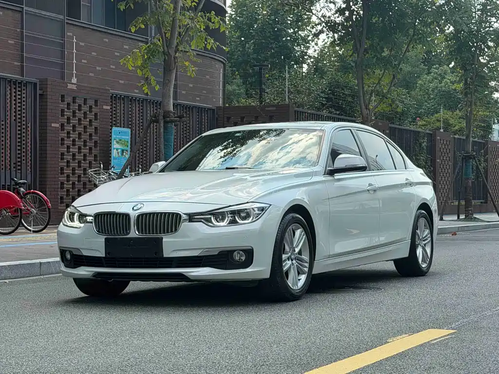 BMW 3 Series — фото 1