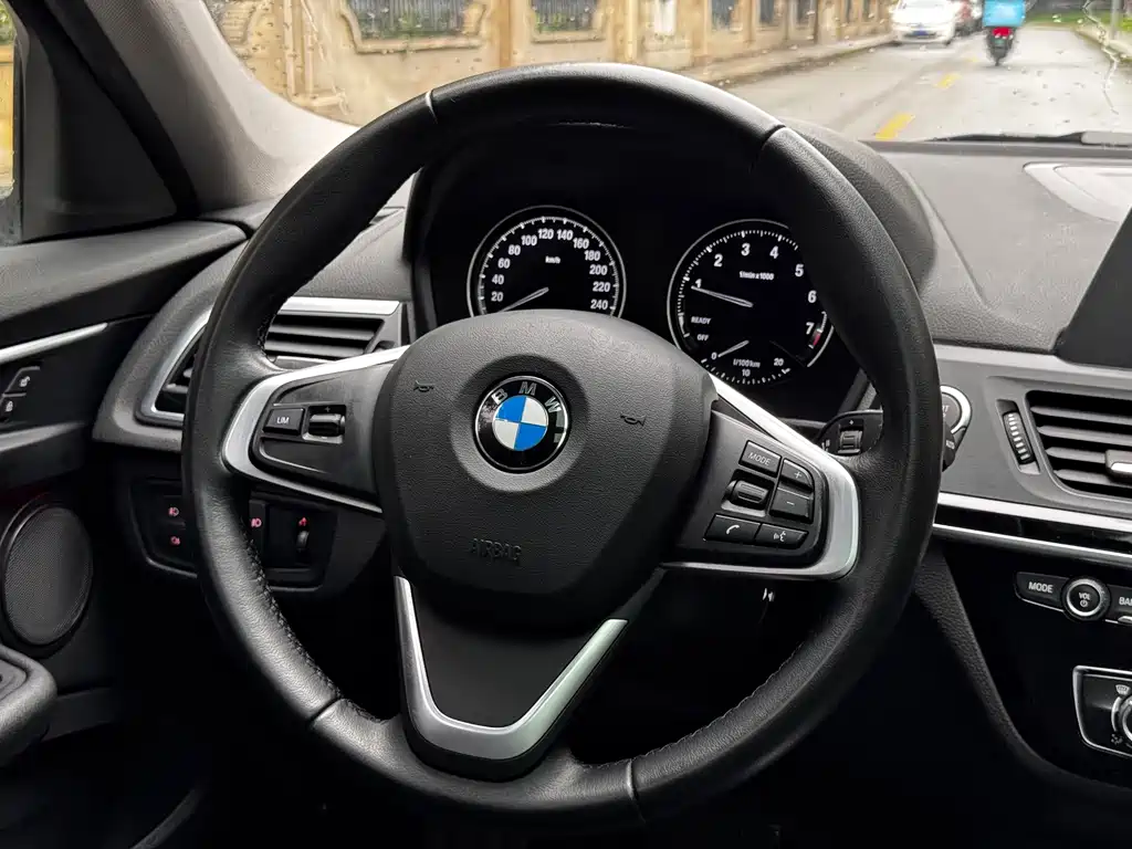 BMW 1 Series — фото 18