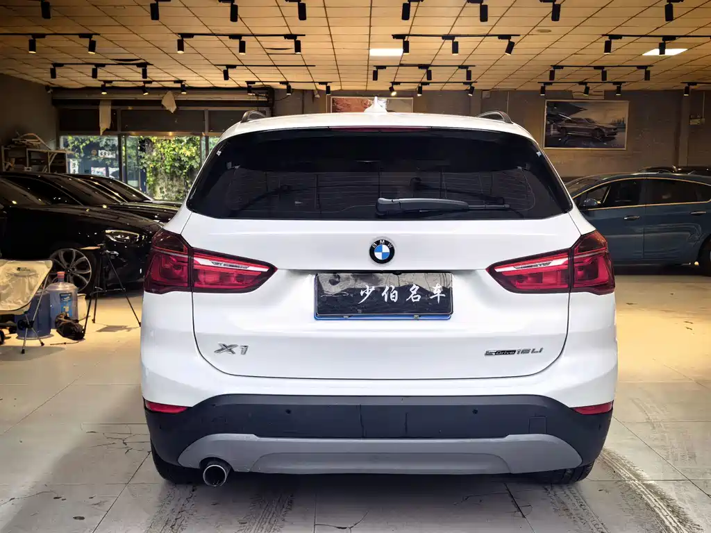 BMW X1 — фото 8