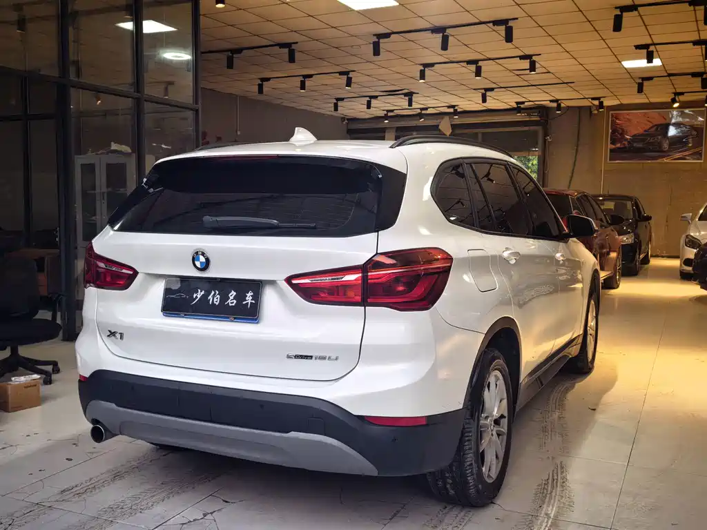 BMW X1 — фото 9