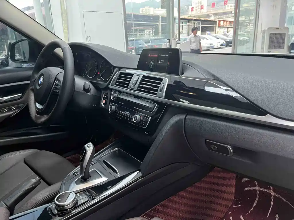 BMW 3 Series — фото 14