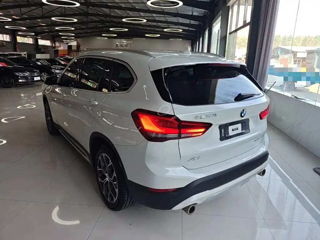 BMW X1 — фото 5