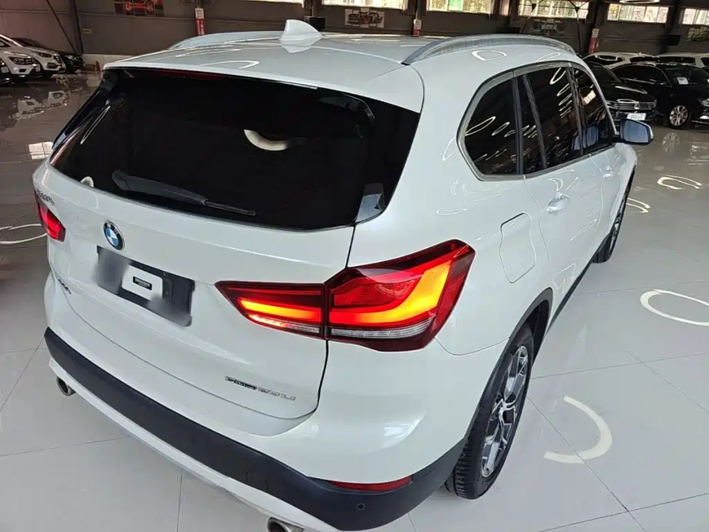 BMW X1 — фото 7