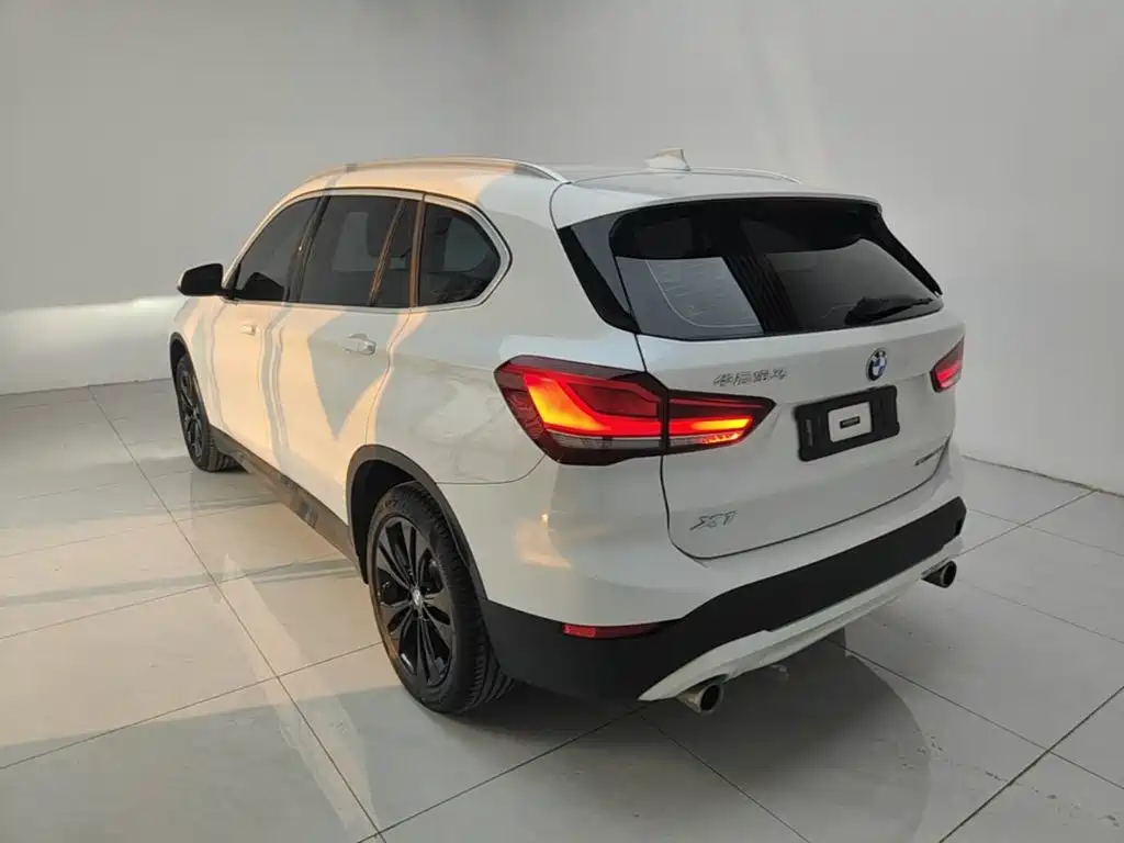 BMW X1 — фото 5