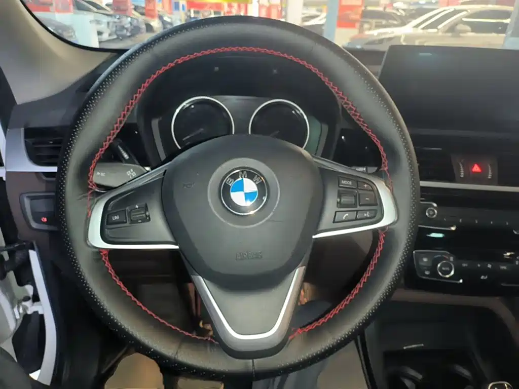BMW X1 — фото 11