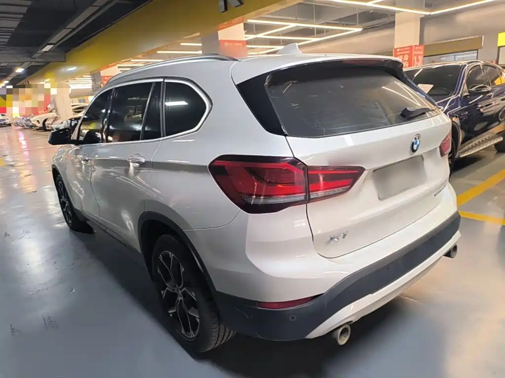 BMW X1 — фото 5