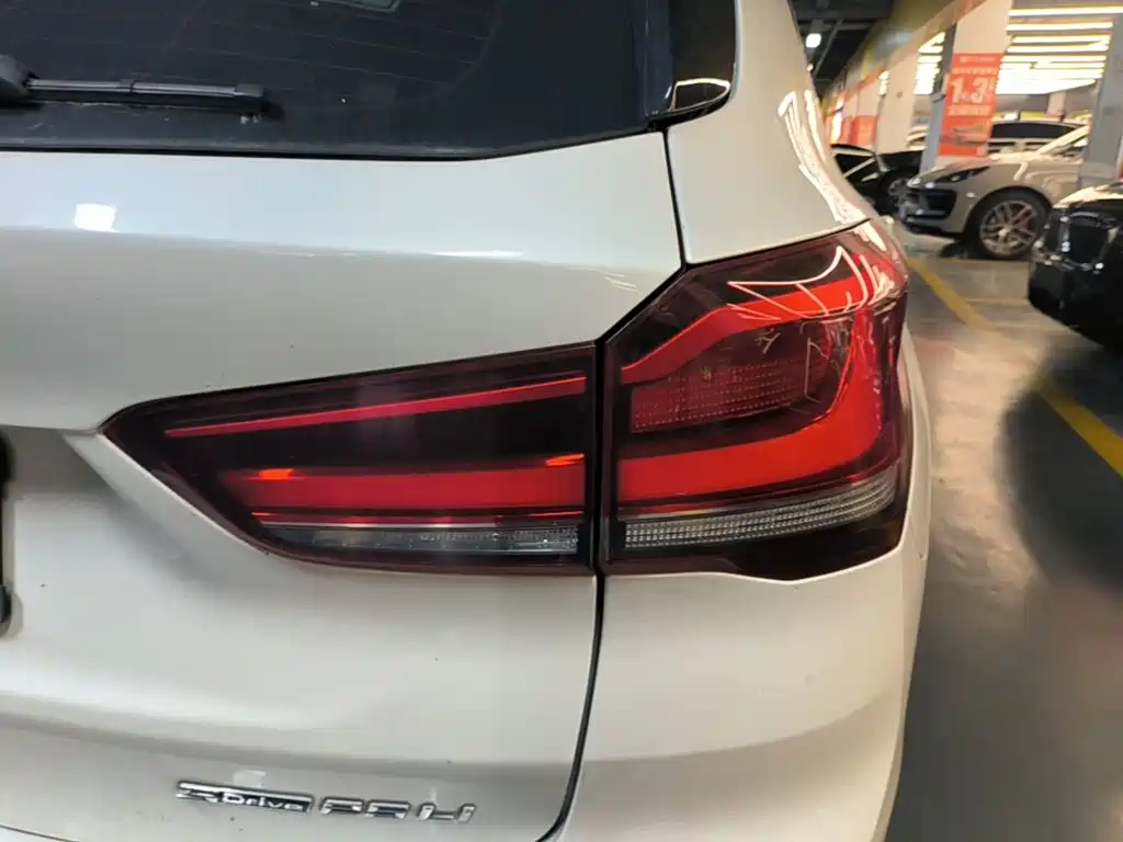 BMW X1 — фото 8