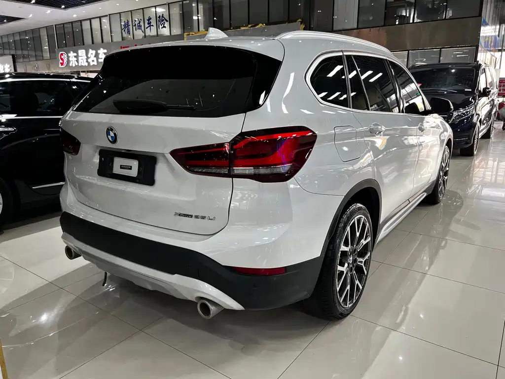 BMW X1 — фото 9