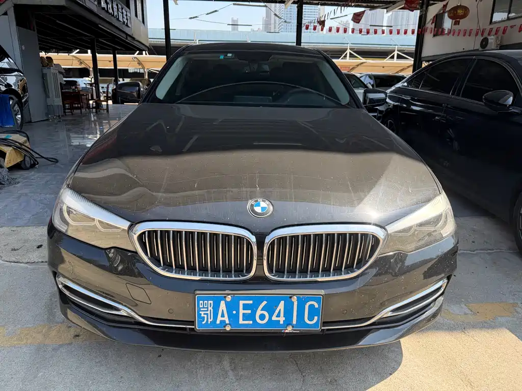 BMW 5 Series — фото 2