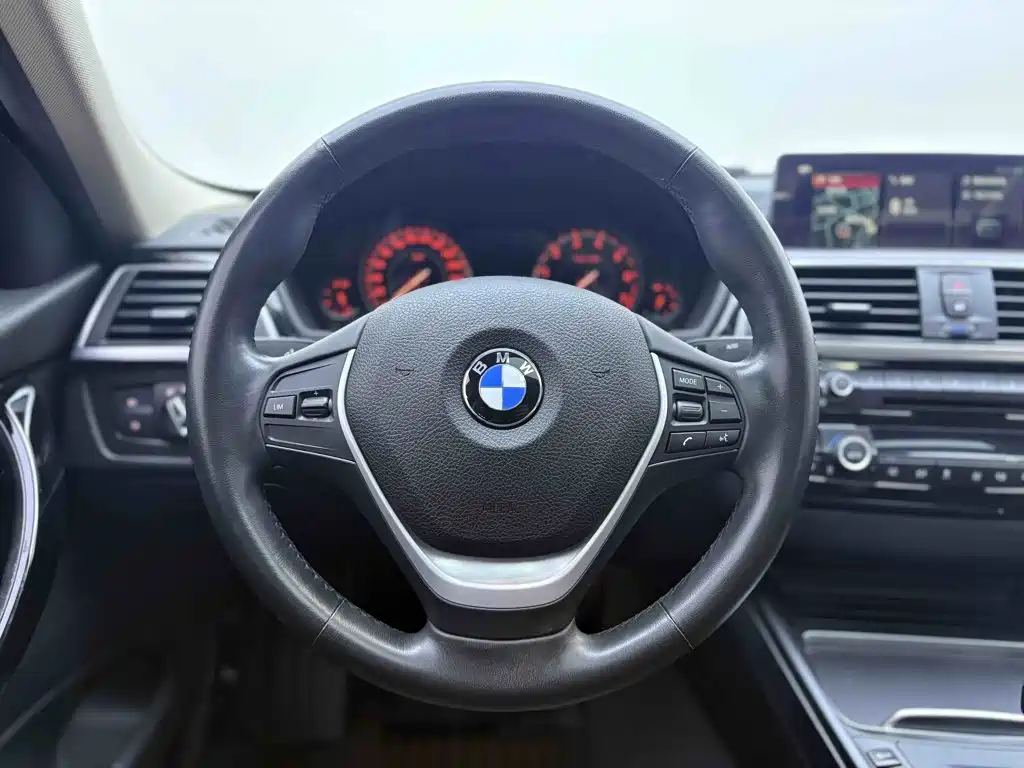 BMW 3 Series — фото 14