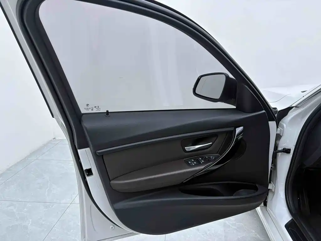 BMW 3 Series — фото 16